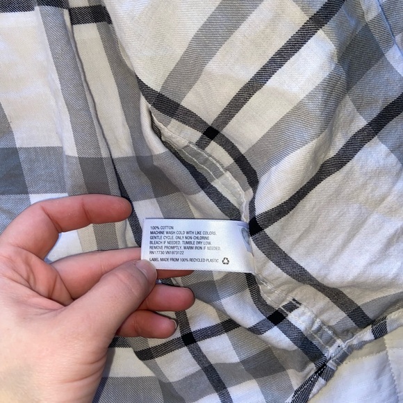 Universal Thread Gray & White Size Large Flannel Long Sleeve Shirt - Picture 2 of 3